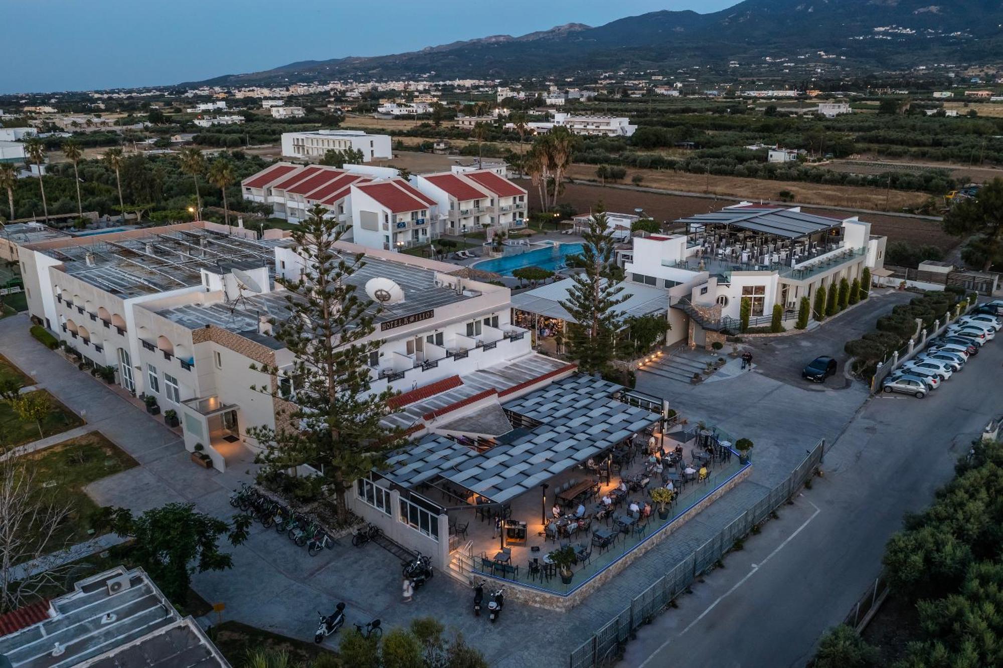 Ilios K Village Resort Тигаки Экстерьер фото